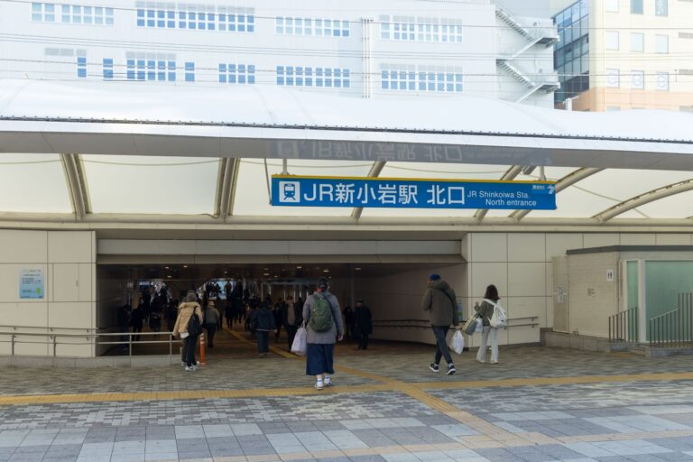 JR新小岩駅北口を出ます
